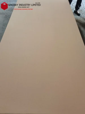 Panneau MDF brut de 18 mm d'épaisseur/feuille MDF imperméable/MDF laminé en Chine